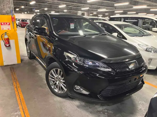 2014 Toyota Harrier Carousel 1
