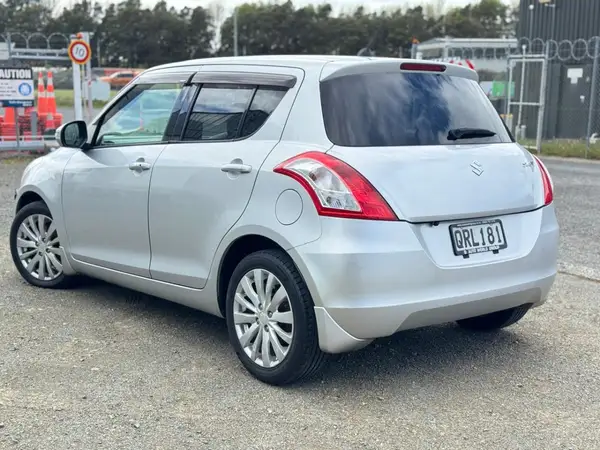 2010 Suzuki Swift Carousel 5