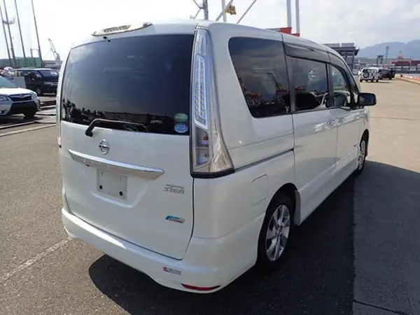 2012 Nissan Serena HighwayStar S-Hybrid Carousel 2