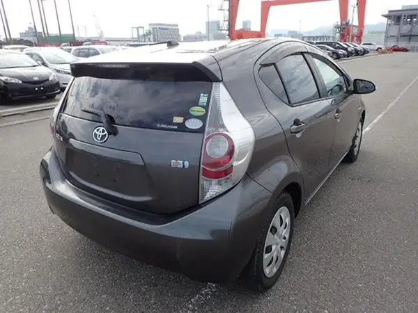 2012 Toyota Aqua Carousel 2