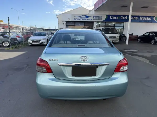 2006 Toyota Belta Carousel 6