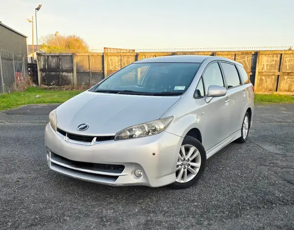 2009 Toyota Wish Carousel 3