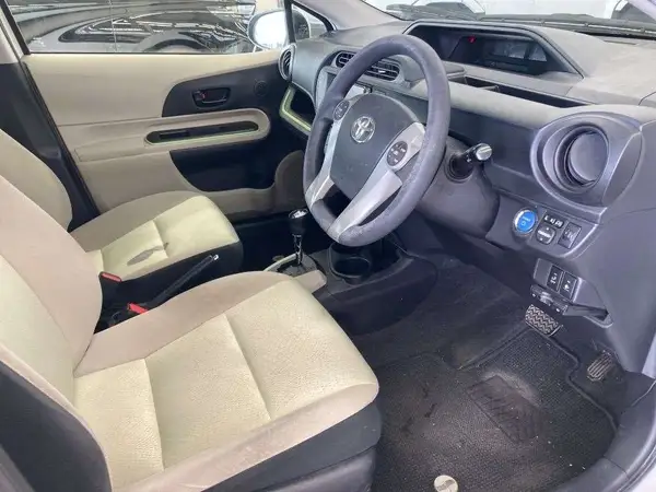 2012 Toyota Aqua Carousel 2