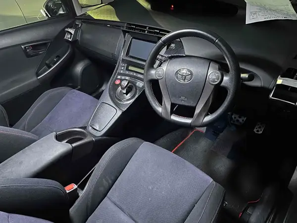 2014 Toyota Prius 5D GS TOURING SELECTION Carousel 2
