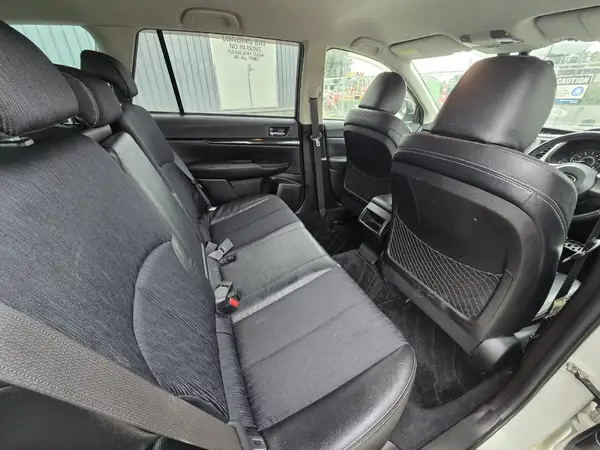 2009 Subaru Legacy Carousel 1