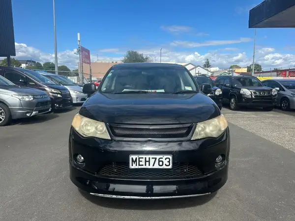 2005 Mitsubishi Outlander 7 Seater Carousel 1