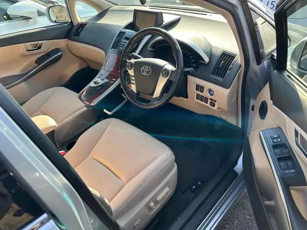 2013 Toyota Sai Carousel 2