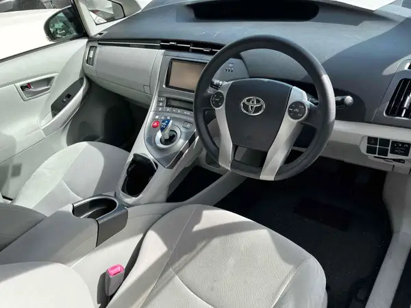 2012 Toyota Prius Carousel 1