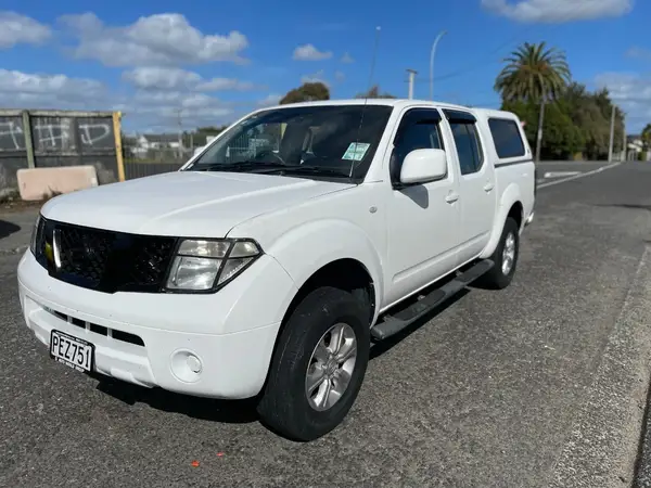2012 Nissan Navara D/C 2.5D 4WD ST AT