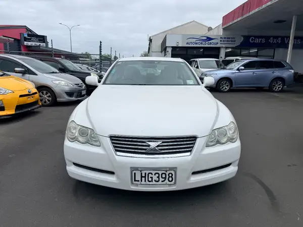 2006 Toyota Mark-X Carousel 1
