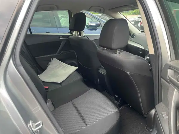 2013 Mazda Axela Carousel 2