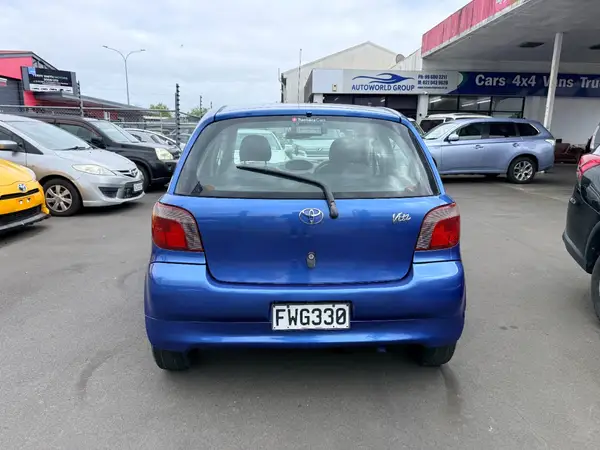 2001 Toyota Vitz Carousel 4