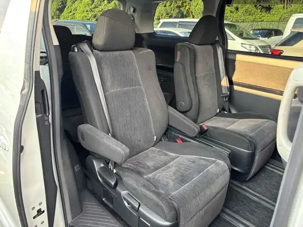 2012 Toyota Vellfire Carousel 4