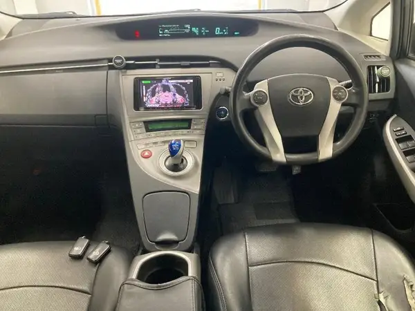 2012 Toyota Prius S Touring Selection Carousel 2