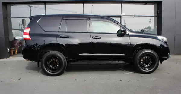2017 Toyota LAND CRUISER PRADO TX Carousel 7