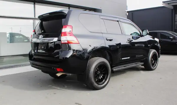 2017 Toyota LAND CRUISER PRADO TX Carousel 4