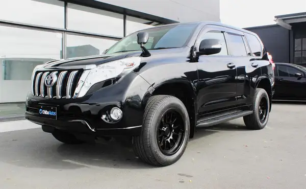 2017 Toyota LAND CRUISER PRADO TX Carousel 3