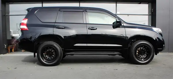 2017 Toyota LAND CRUISER PRADO TX Carousel 9