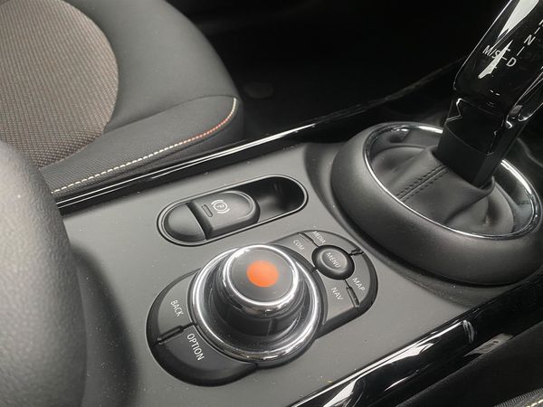 2020 Mini Cooper D Clubman Carousel 5