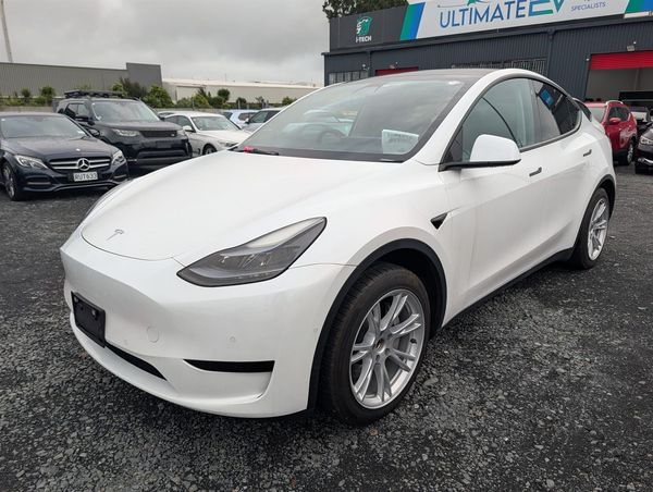 2022 TESLA Model Y Carousel 3