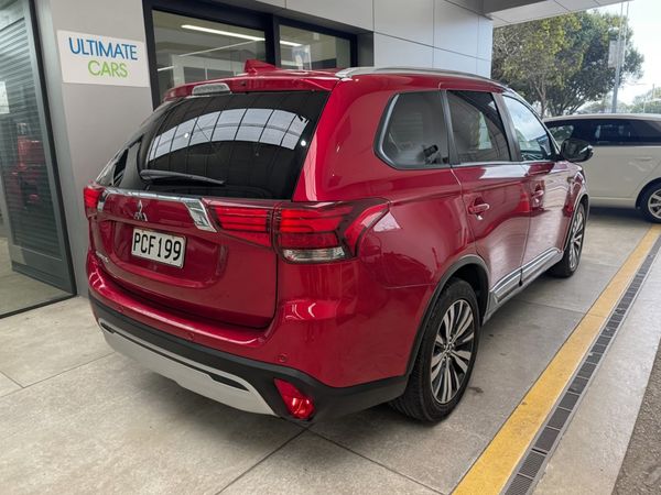 2022 Mitsubishi OUTLANDER Carousel 8
