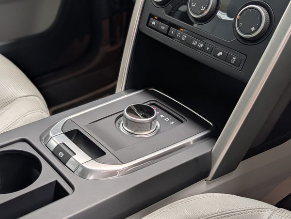 2016 Land Rover Discovery Sport SE Si4 Carousel 2