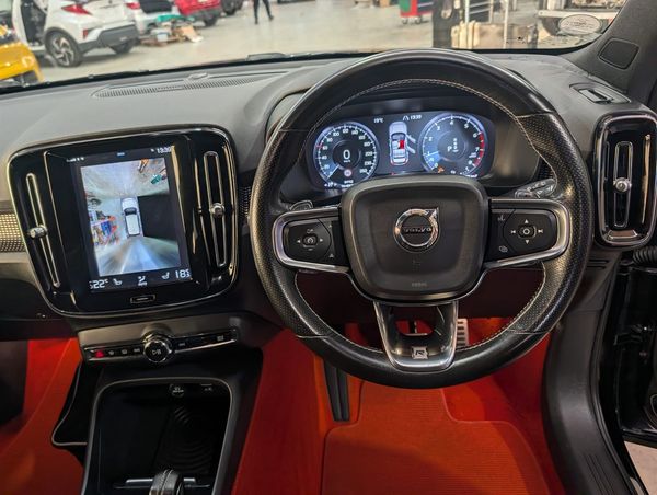 2018 Volvo XC40 4wd R Design T5 Carousel 11