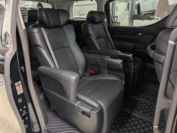2016 Toyota Alphard Carousel 2