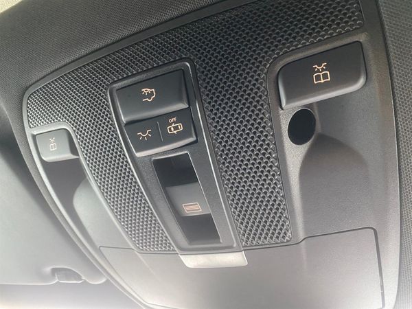 2017 Mercedes-Benz GLA220 4matic Carousel 4