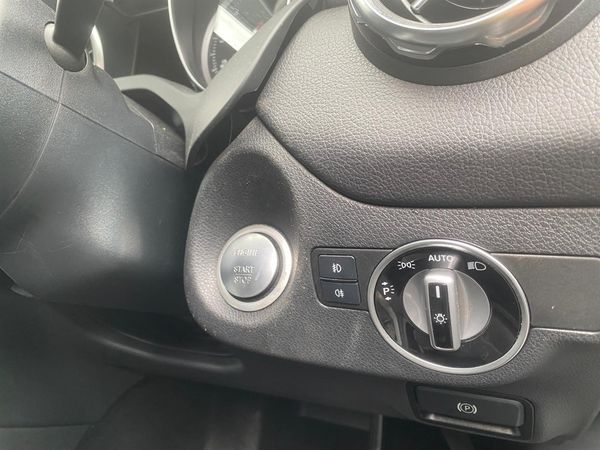 2017 Mercedes-Benz GLA220 4matic Carousel 6
