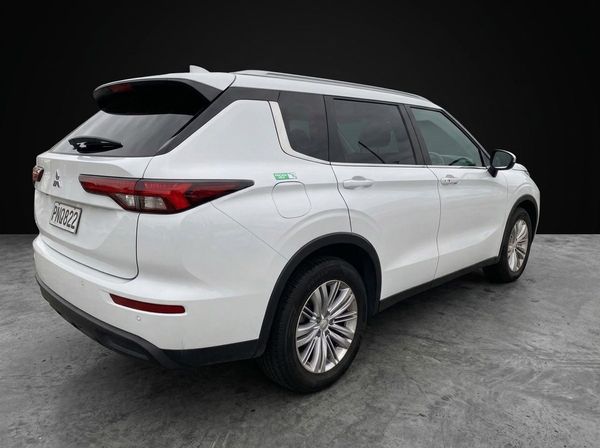 2022 Mitsubishi OUTLANDER LS 2.5P/4WD/CVT Carousel 13