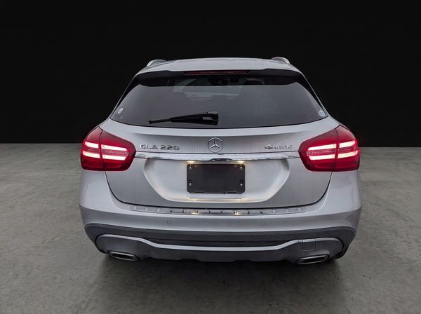 2017 Mercedes-Benz GLA220 4matic Carousel 15