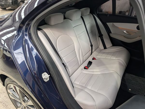 2015 Mercedes-Benz C-Class 4D C200 Carousel 13