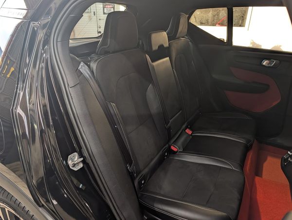 2018 Volvo XC40 4wd R Design T5 Carousel 2