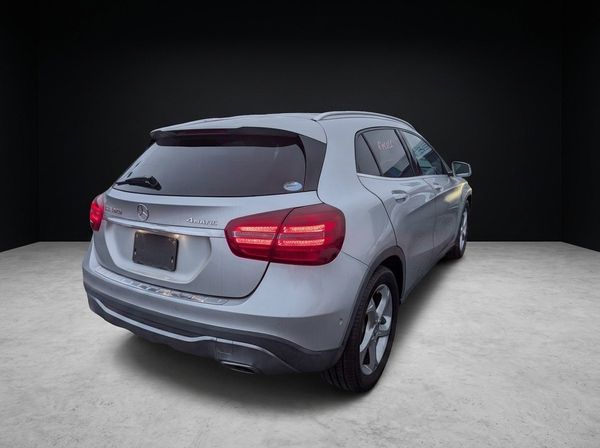 2017 Mercedes-Benz GLA220 4matic Carousel 14
