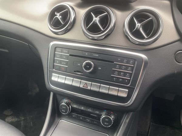 2017 Mercedes-Benz GLA220 4matic Carousel 3