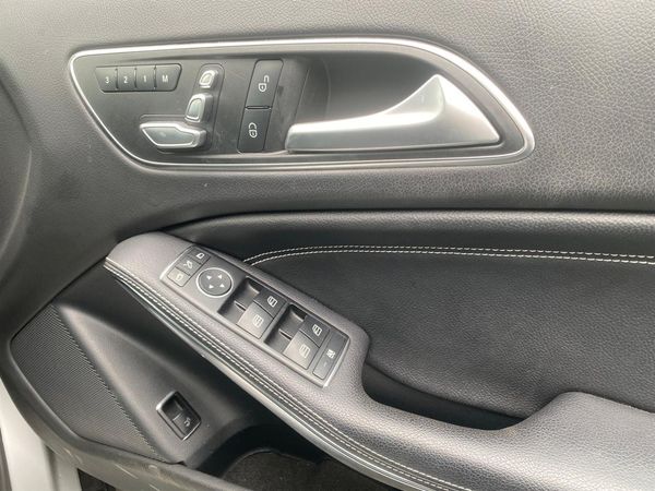 2017 Mercedes-Benz GLA220 4matic Carousel 5
