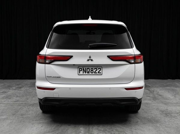 2022 Mitsubishi OUTLANDER LS 2.5P/4WD/CVT Carousel 14