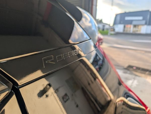 2018 Volvo XC40 4wd R Design T5 Carousel 6
