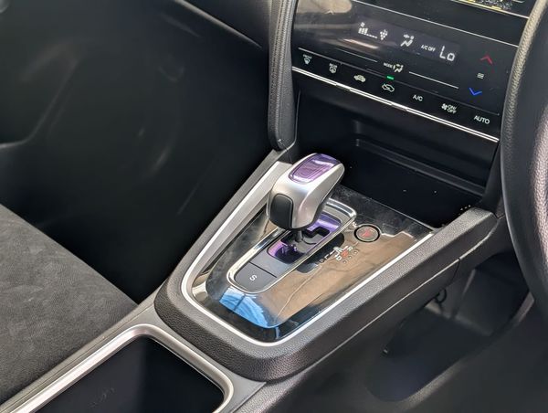 2017 Honda Shuttle Hybrid Carousel 1