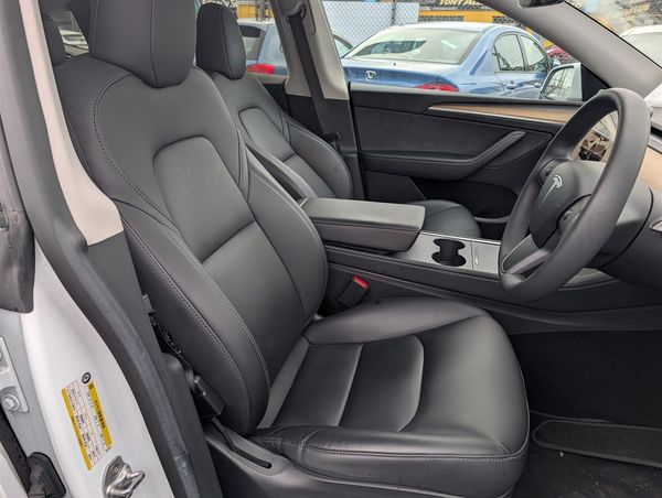 2022 TESLA Model Y Carousel 8