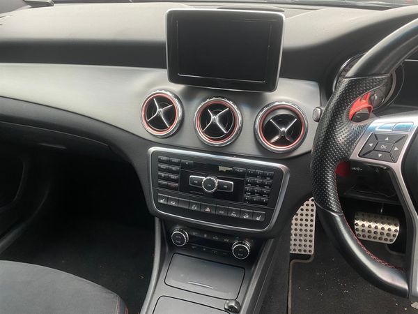 2014 Mercedes-Benz GLA250 Sport 4MATIC Carousel 8