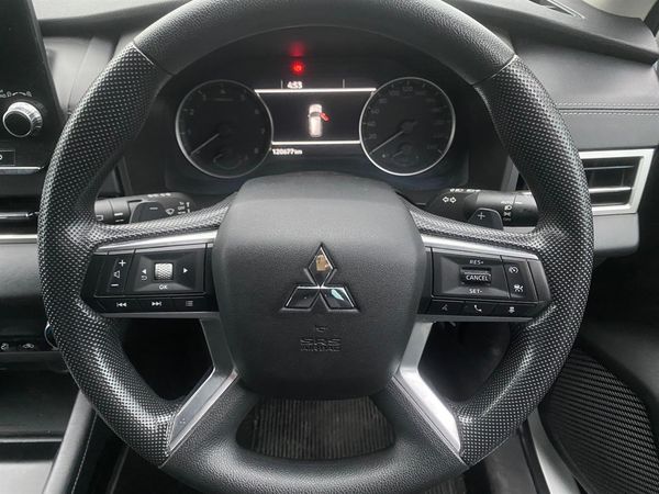 2022 Mitsubishi OUTLANDER LS 2.5P/4WD/CVT Carousel 7