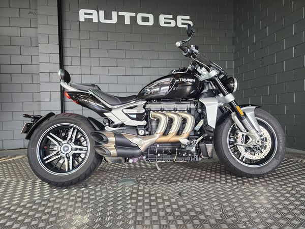2023 Triumph Rocket 3 GT YJ1 Carousel 4