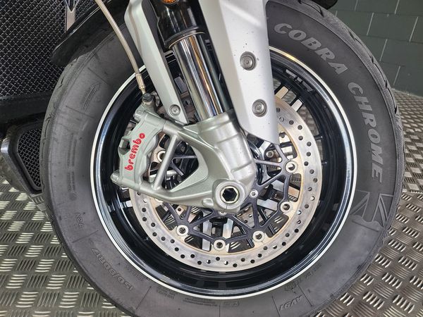 2023 Triumph Rocket 3 GT YJ1 Carousel 6