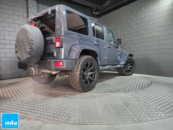 2017 Jeep Wrangler SPORT UNLIMITED 3.6P Carousel 9