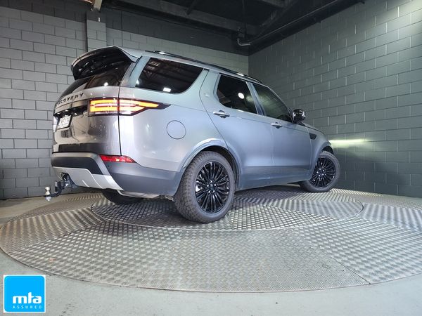 2018 Land Rover Discovery TD6 HSE 3.0DT/4WD Carousel 11