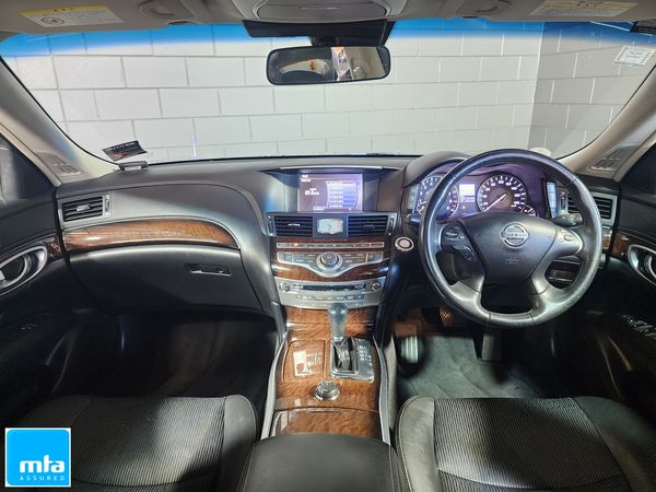 2011 Nissan Fuga Carousel 1