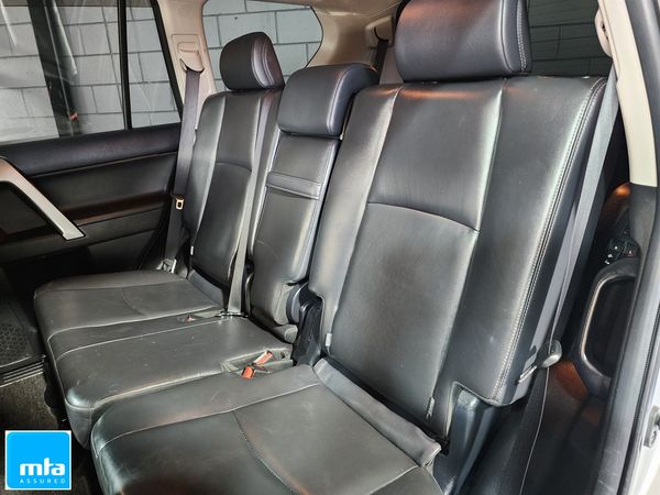 2015 Toyota Land Cruiser Prado Carousel 5