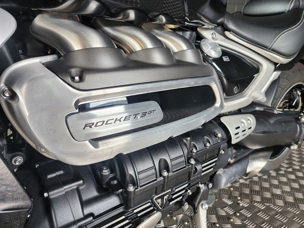 2023 Triumph Rocket 3 GT YJ1 Carousel 8